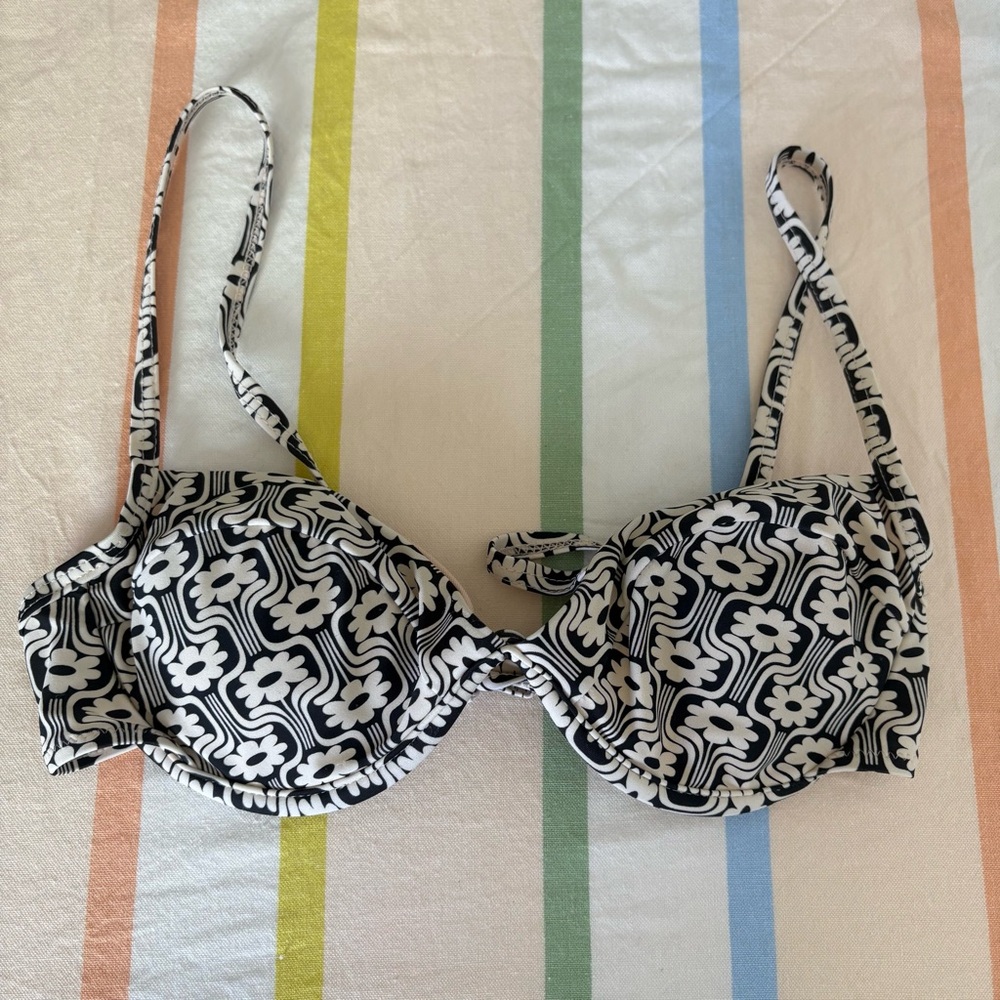 Ginevra underwire Black and White Floral Bikini Top